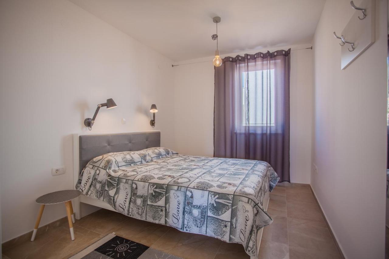 Apartman Pinja Cres Exterior photo